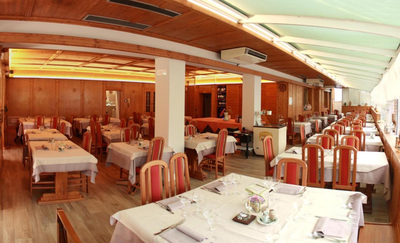 Albergo Ristorante Cacciatori 奥伦佐卡多利 外观 照片