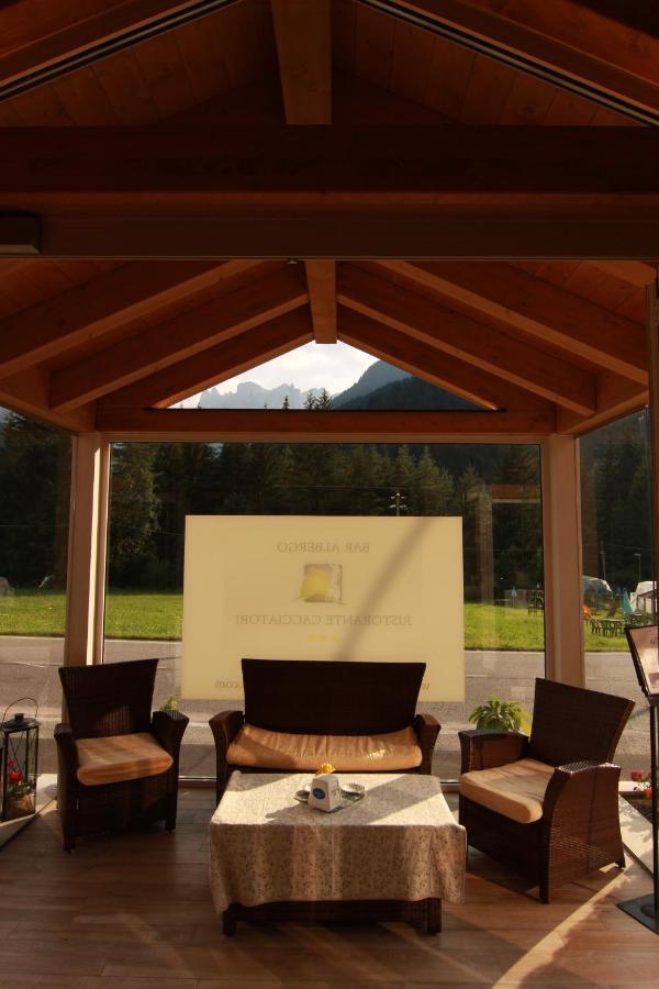 Albergo Ristorante Cacciatori 奥伦佐卡多利 外观 照片