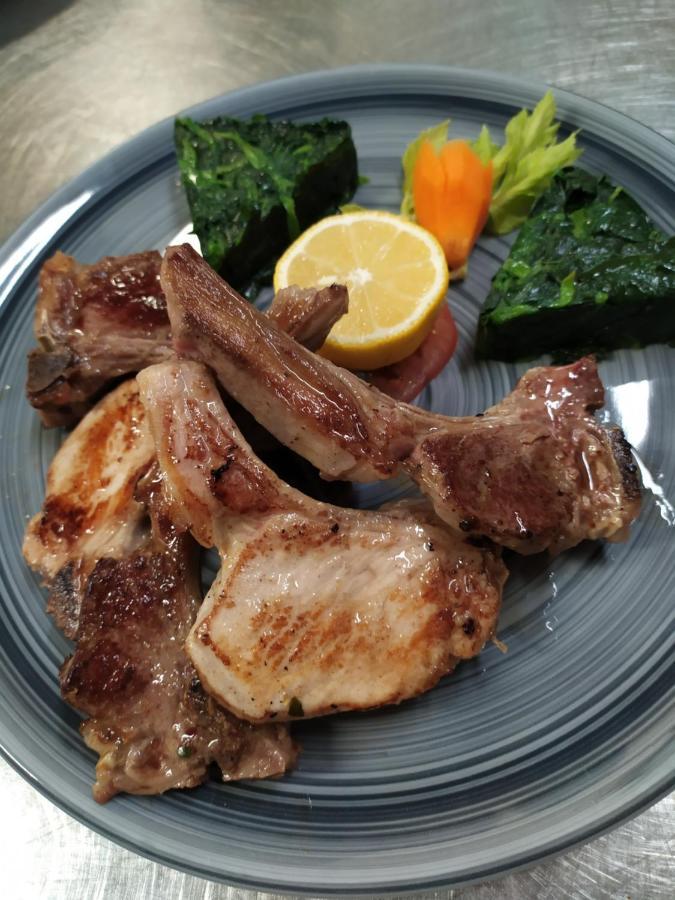 Albergo Ristorante Cacciatori 奥伦佐卡多利 外观 照片