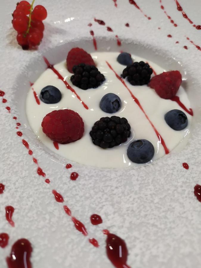 Albergo Ristorante Cacciatori 奥伦佐卡多利 外观 照片