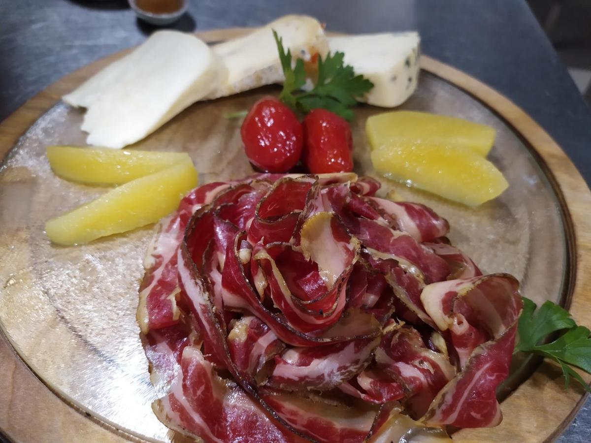 Albergo Ristorante Cacciatori 奥伦佐卡多利 外观 照片