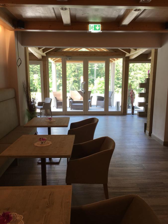 Albergo Ristorante Cacciatori 奥伦佐卡多利 外观 照片