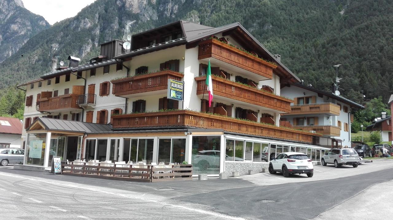 Albergo Ristorante Cacciatori 奥伦佐卡多利 外观 照片